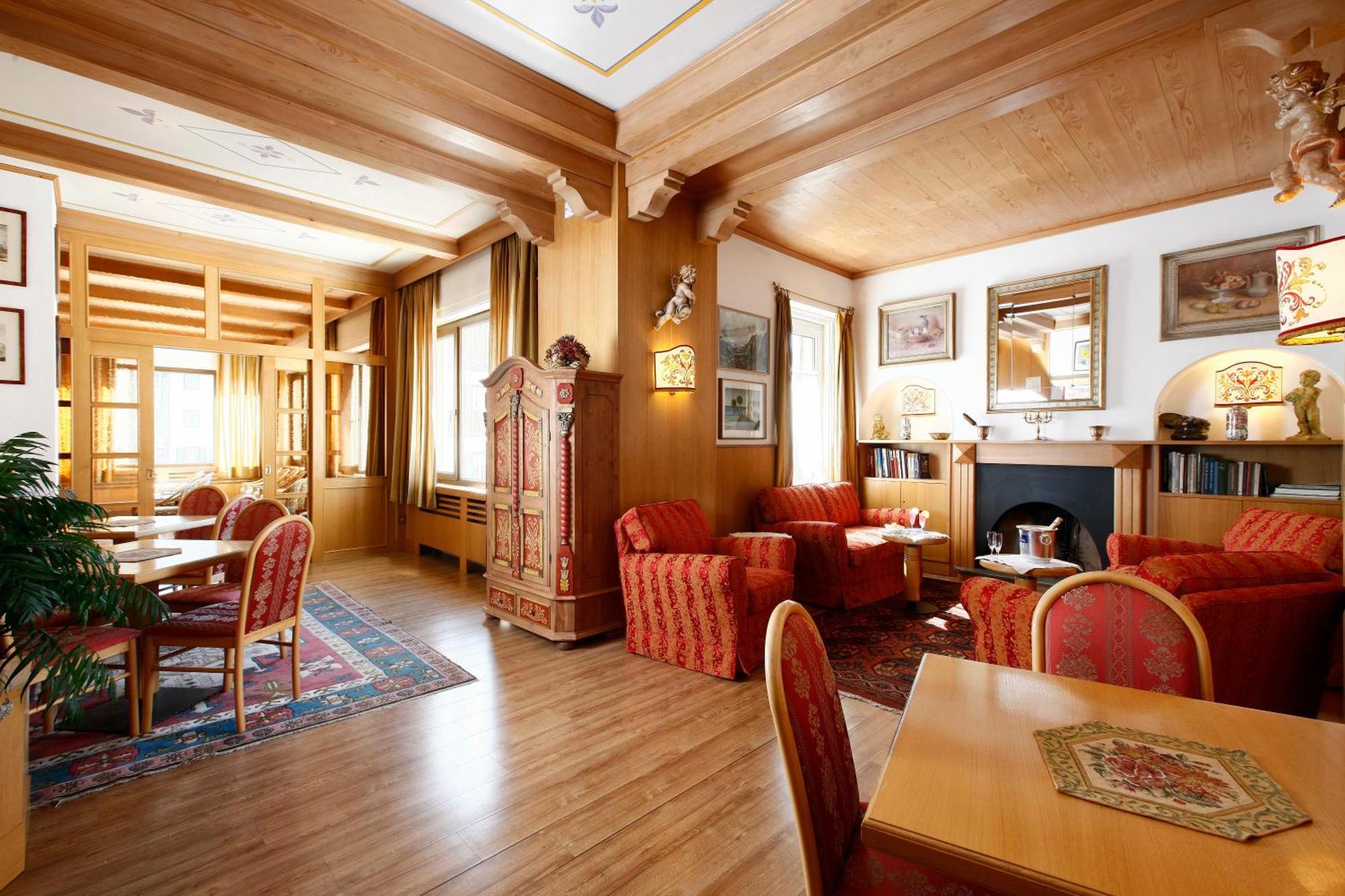 Hotel Regina Cortina d'Ampezzo Buitenkant foto