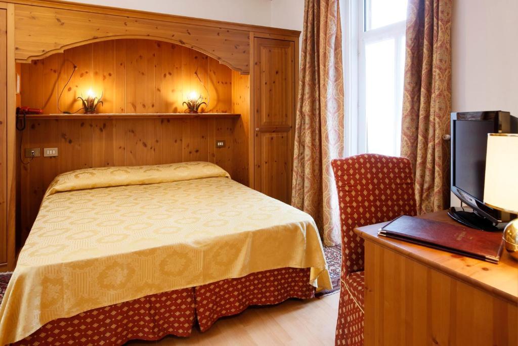 Hotel Regina Cortina d'Ampezzo Kamer foto